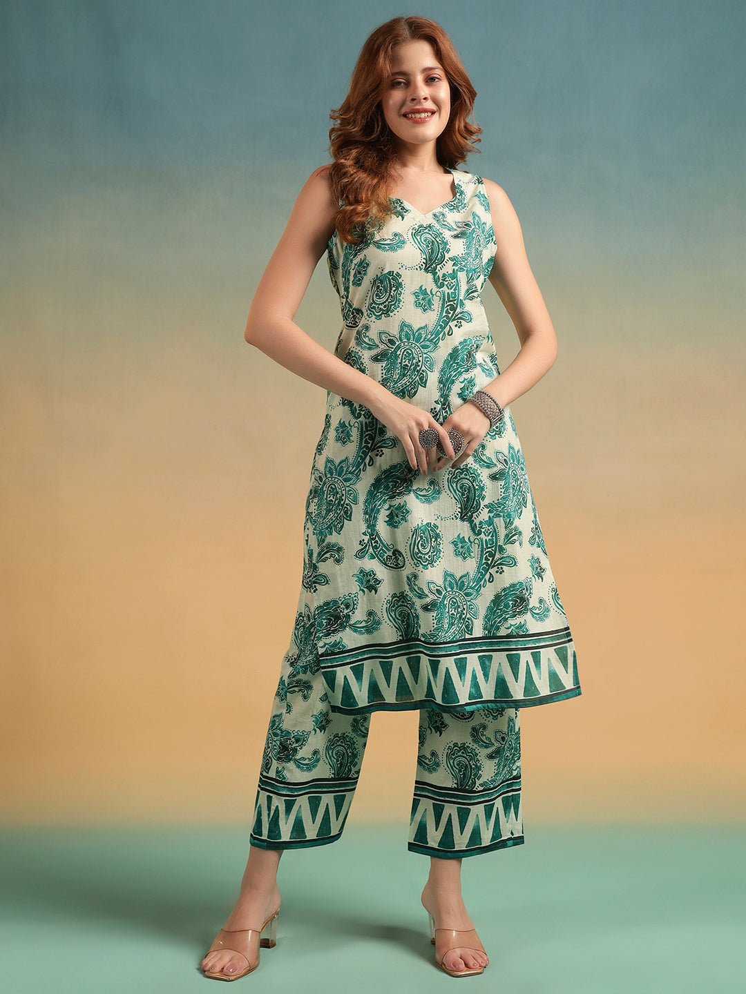 Green Paisley Printed Straight Kurta Set with Sweetheart Neck - Mahukaa