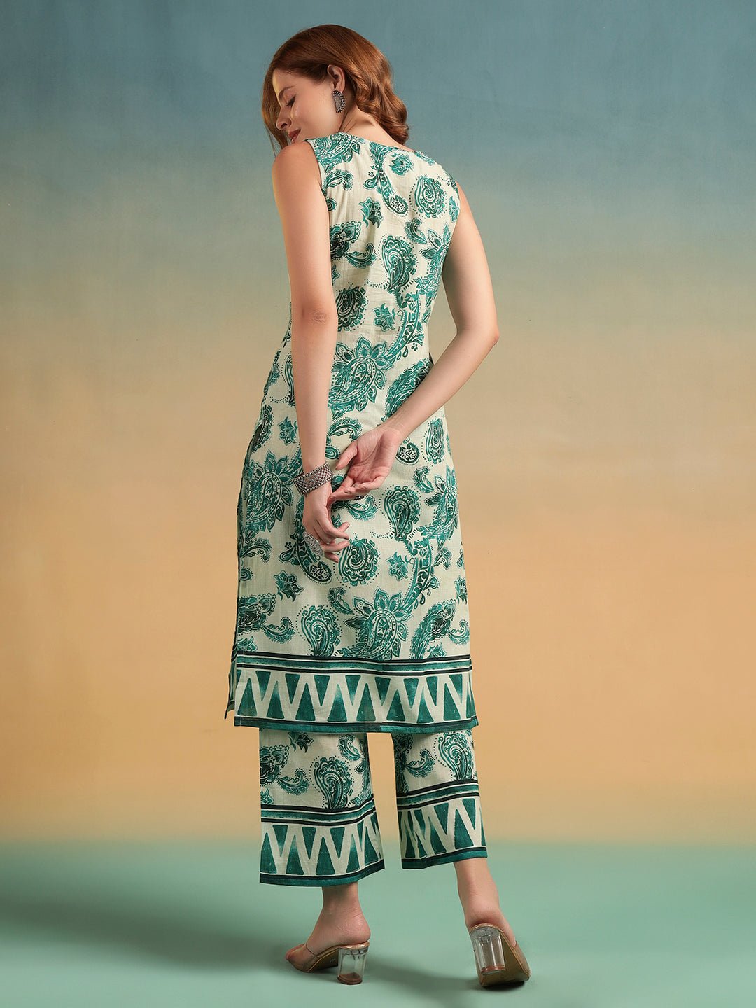 Green Paisley Printed Straight Kurta Set with Sweetheart Neck - Mahukaa