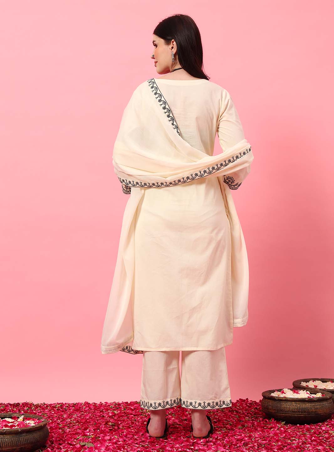 Mahukaa embroidered kurta set – back view of intricate thread work on off-white straight kurta