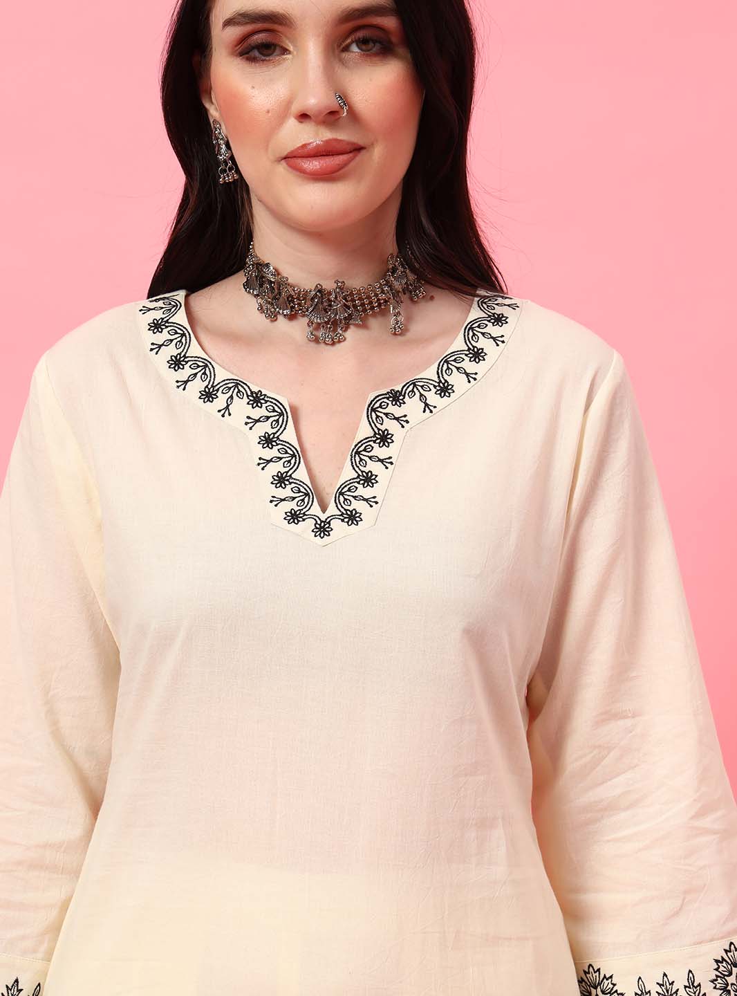 Mahukaa neck embroidered kurta set – close view of intricate thread work on off-white straight kurta