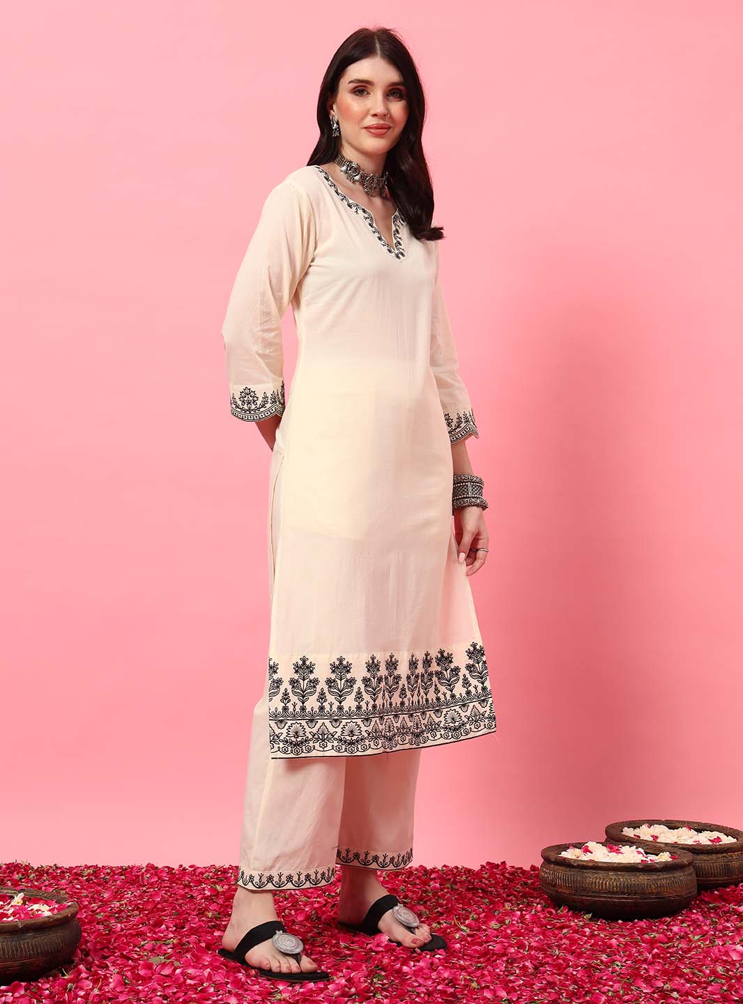 Off - White Embroidered Straight Kurta Set with Round Slit Neck - Mahukaa