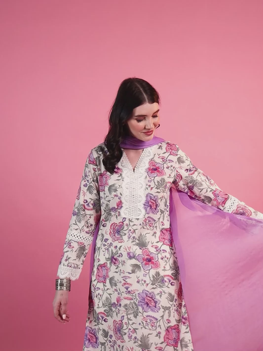 White Floral Straight Kurta Set with V-Neck and Screen Print